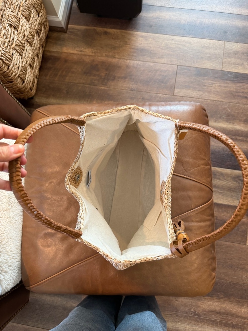 NWT Tommy Bahama Woven Straw Tote Bag | Bamboo Tassel | Summer Beach Bag - Picture 3 of 3